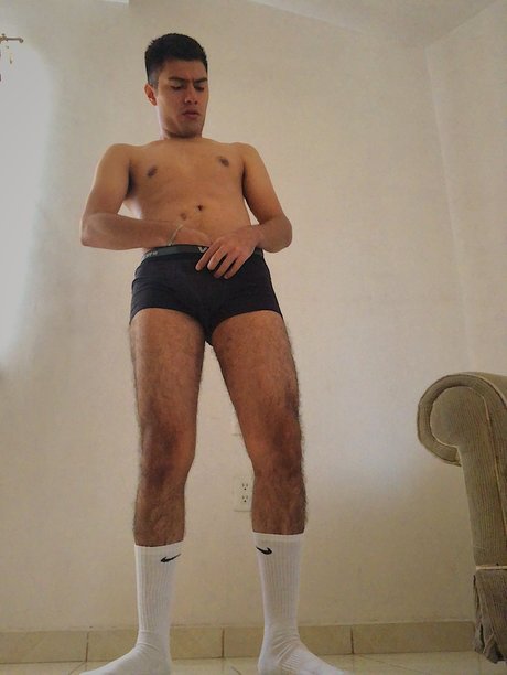 Naakte gelekte OnlyFans-foto van Plux