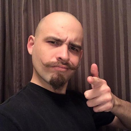 Naakte gelekte OnlyFans-foto van Thenymphhammer