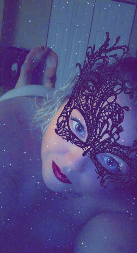 Naakte gelekte OnlyFans-foto van Thic Fox