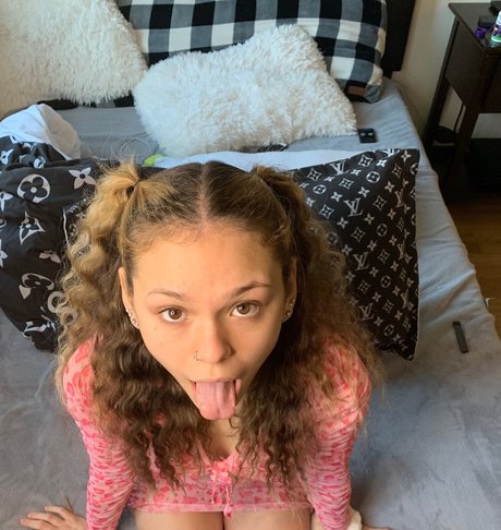 Naakte gelekte OnlyFans-foto van Paris 