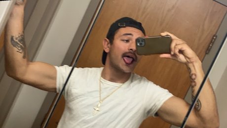 Naakte gelekte OnlyFans-foto van Jacob 