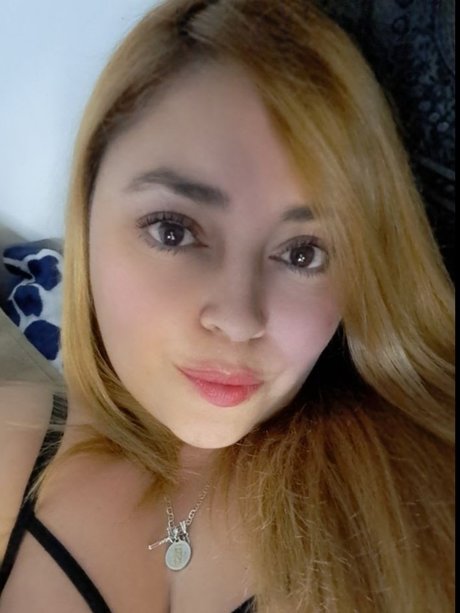 Naakte gelekte OnlyFans-foto van Yecenia Lpez