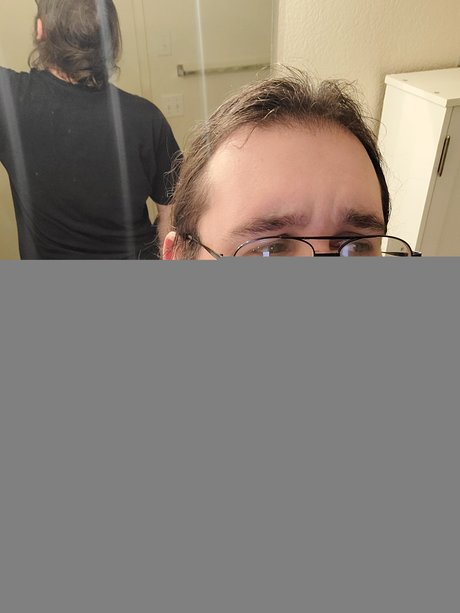 Naakte gelekte OnlyFans-foto van Yessiputitinmymouth