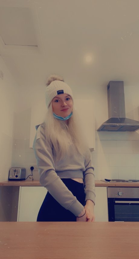 Naakte gelekte OnlyFans-foto van Amy Barrett