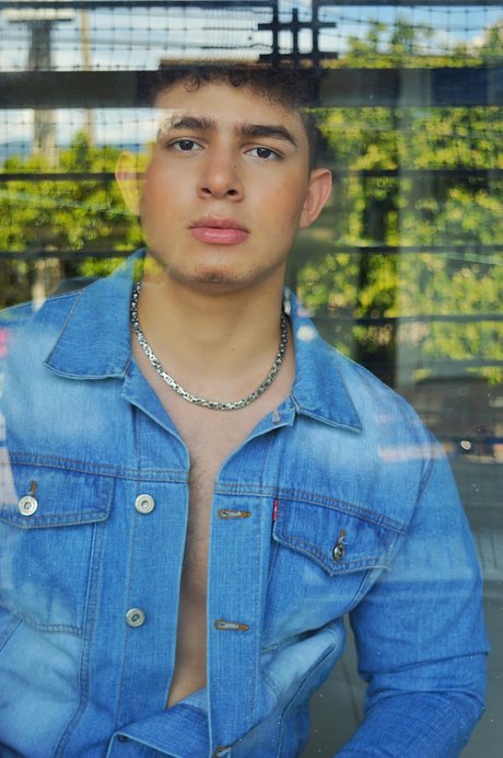 Naakte gelekte OnlyFans-foto van Yosber Ortega