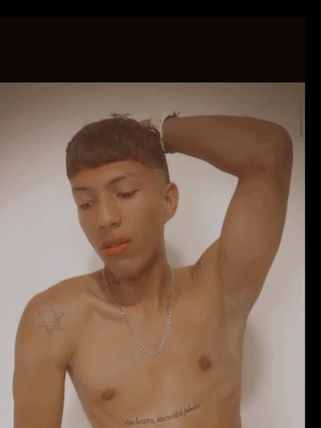Naakte gelekte OnlyFans-foto van Gael Zair