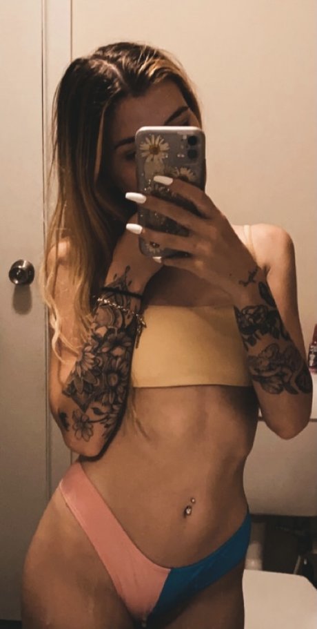Naakte gelekte OnlyFans-foto van Tay 
