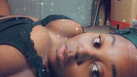 Naakte gelekte OnlyFans-foto van Thashedevil666