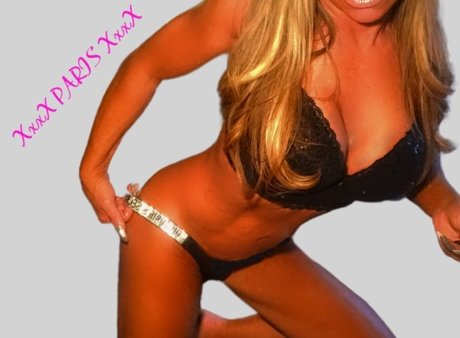 Naakte gelekte OnlyFans-foto van Xxxx Paris Xxxx