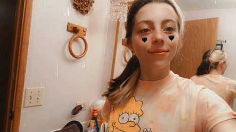 Naakte gelekte OnlyFans-foto van Hayley