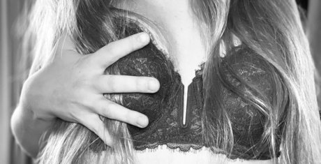 Naakte gelekte OnlyFans-foto van Sydney Rose