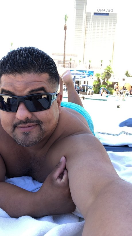 Naakte gelekte OnlyFans-foto van Raul M
