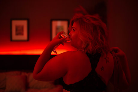 Naakte gelekte OnlyFans-foto van Phoenix