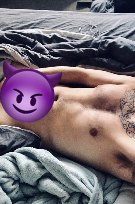 Naakte gelekte OnlyFans-foto van Frank