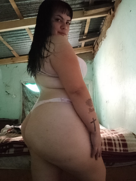 Naakte gelekte OnlyFans-foto van L E I L A 