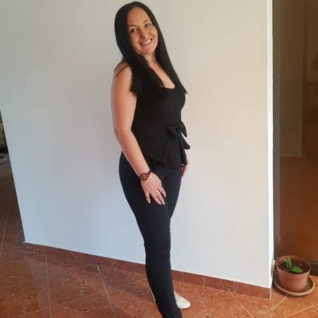 Naakte gelekte OnlyFans-foto van Teodora