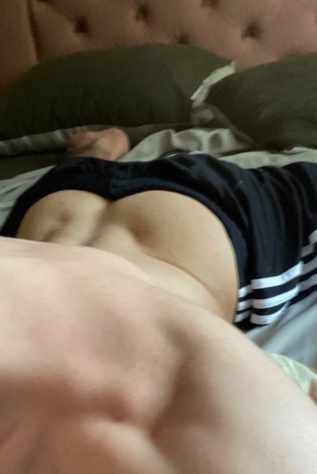 Naakte gelekte OnlyFans-foto van Damelio