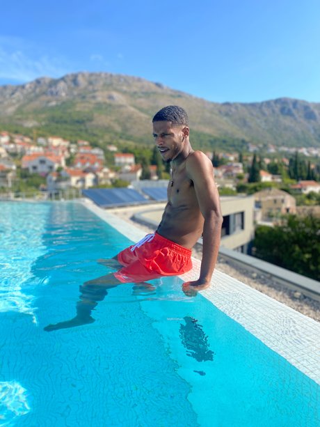 Naakte gelekte OnlyFans-foto van D 