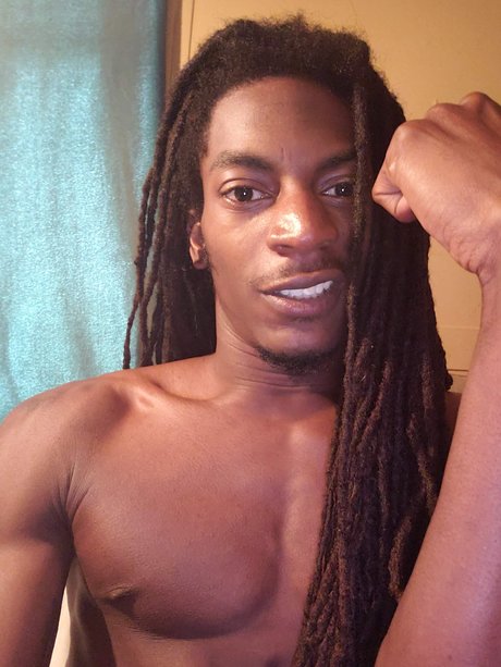 Naakte gelekte OnlyFans-foto van Luckylibra