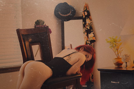 Naakte gelekte OnlyFans-foto van Yulian Garnica