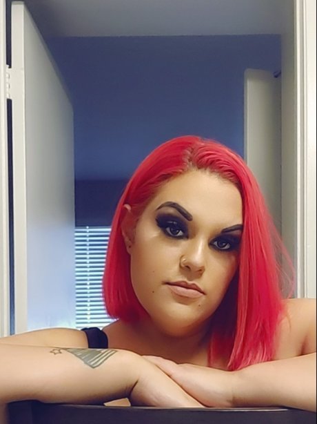 Naakte gelekte OnlyFans-foto van Olivia Flores