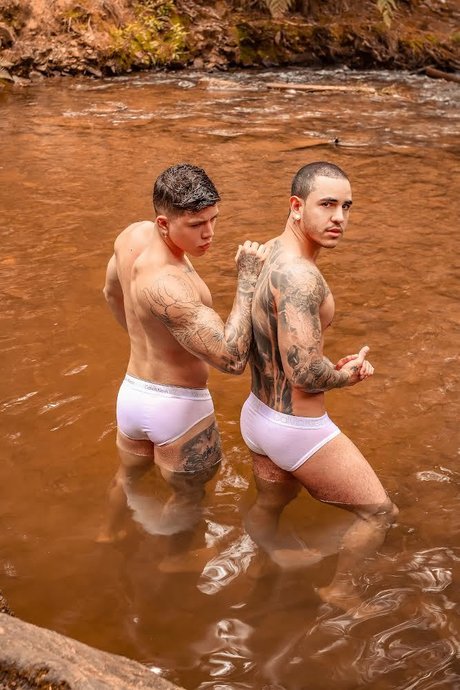 Naakte gelekte OnlyFans-foto van Zacandmarcos