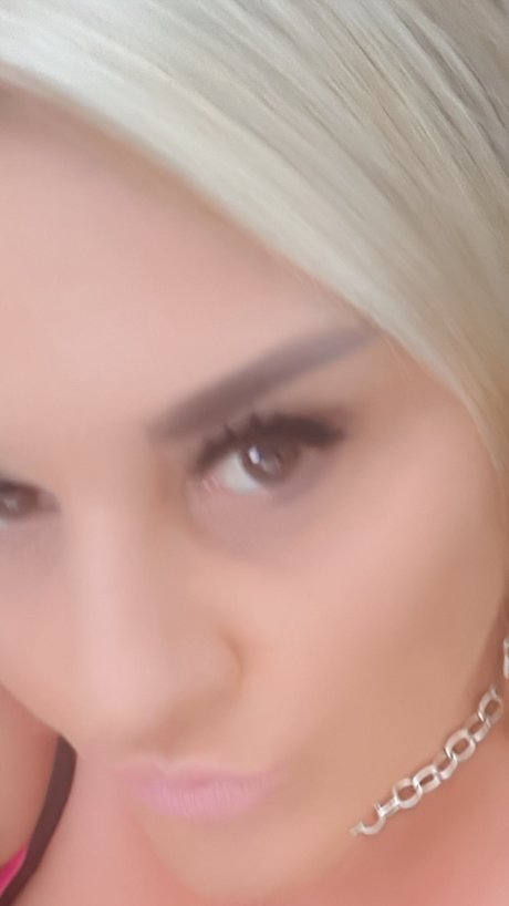 Naakte gelekte OnlyFans-foto van H