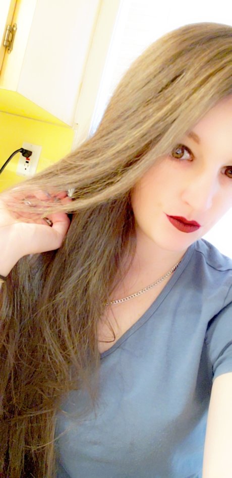 Naakte gelekte OnlyFans-foto van Gemini Fox