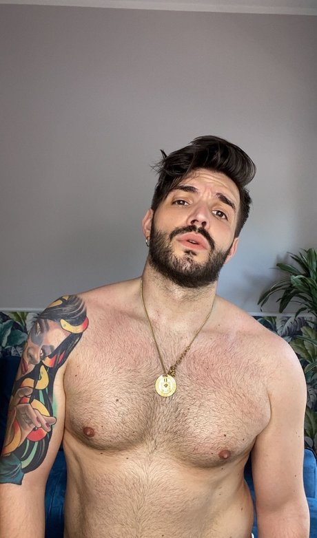 Naakte gelekte OnlyFans-foto van Trinacria666