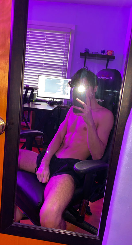 Naakte gelekte OnlyFans-foto van Kyos