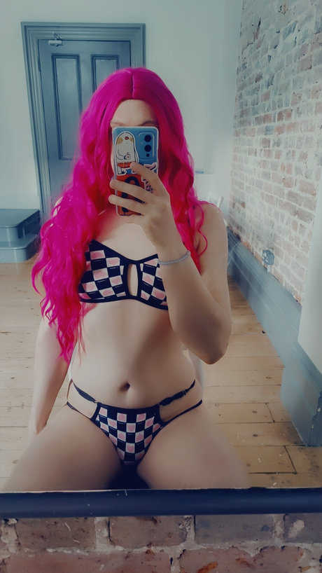 Naakte gelekte OnlyFans-foto van  Lola Lush 