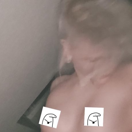 Naakte gelekte OnlyFans-foto van Silver