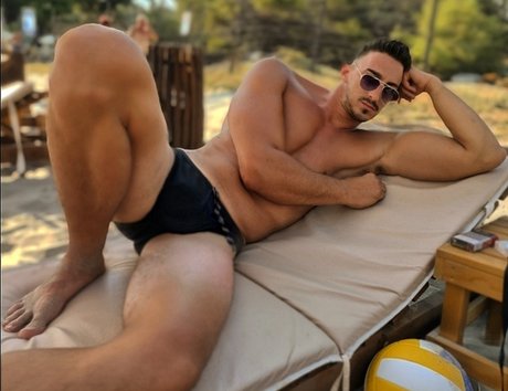 Naakte gelekte OnlyFans-foto van Sulc 