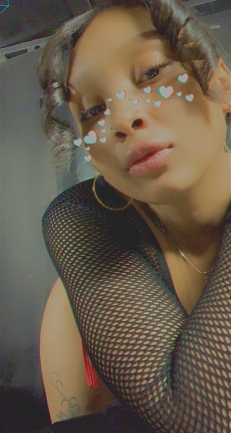 Naakte gelekte OnlyFans-foto van Suga Honey