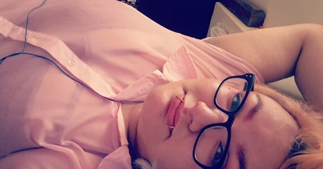 Naakte gelekte OnlyFans-foto van Twotriyin