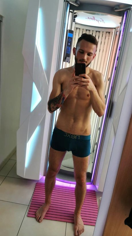 Naakte gelekte OnlyFans-foto van Ydreadam