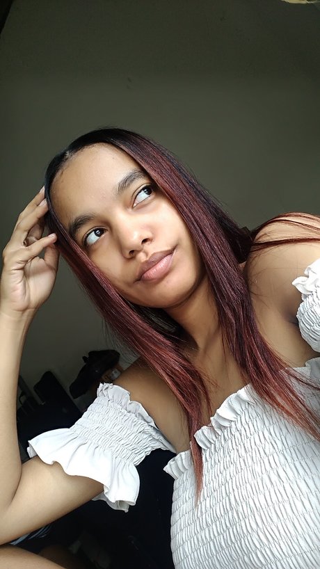 Naakte gelekte OnlyFans-foto van Yisela Escobar