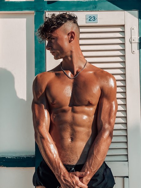 Naakte gelekte OnlyFans-foto van Malcoboy