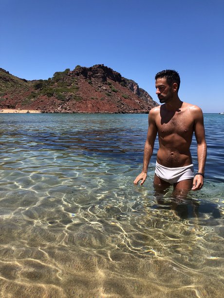 Naakte gelekte OnlyFans-foto van Alex Lima