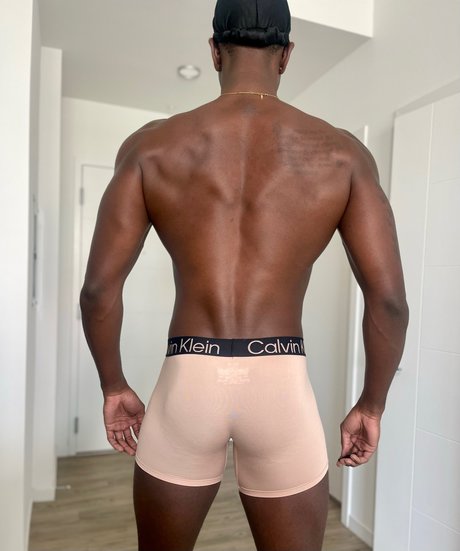 Naakte gelekte OnlyFans-foto van Your Favorite