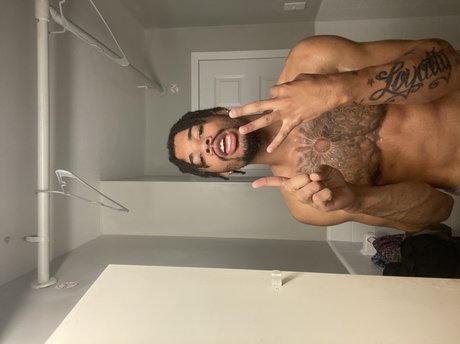 Naakte gelekte OnlyFans-foto van Freddyisland
