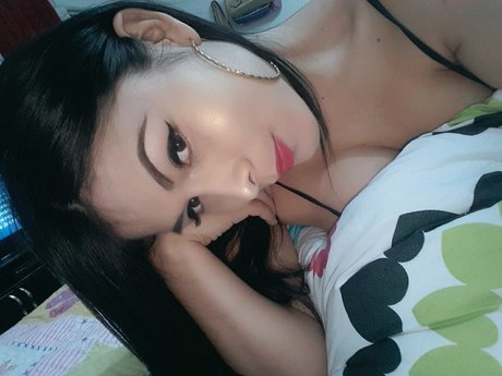 Naakte gelekte OnlyFans-foto van Hannah Lopez