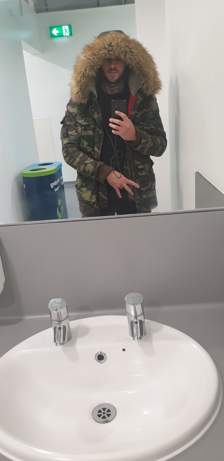Naakte gelekte OnlyFans-foto van Chris