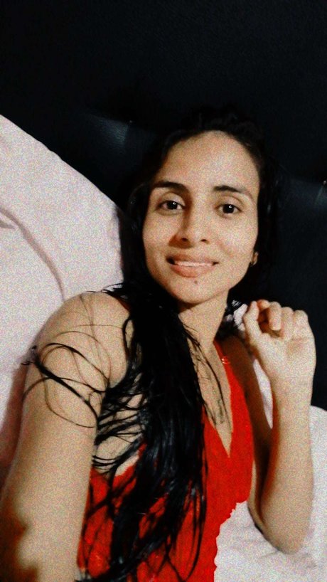 Naakte gelekte OnlyFans-foto van Flaca