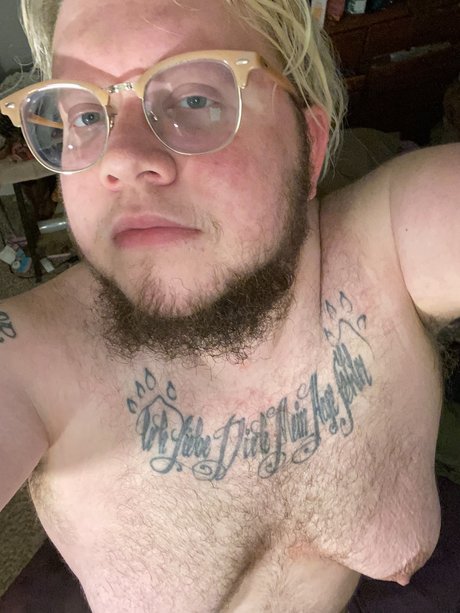 Naakte gelekte OnlyFans-foto van Daniel