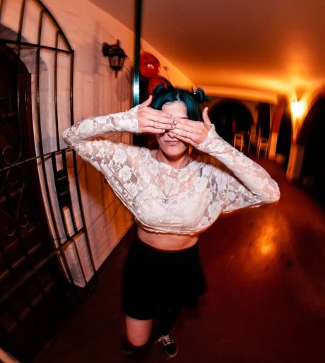 Naakte gelekte OnlyFans-foto van Maggieb