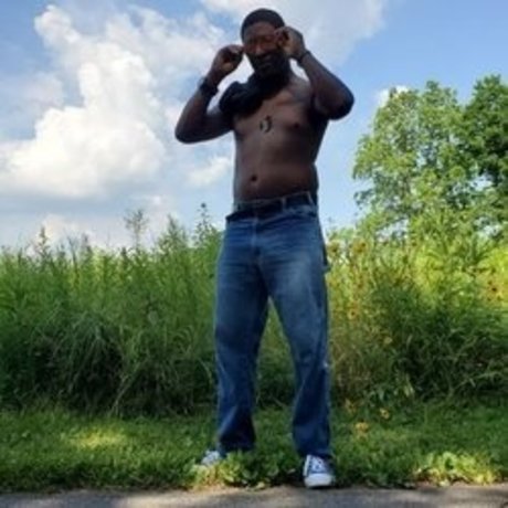Naakte gelekte OnlyFans-foto van James Onyx