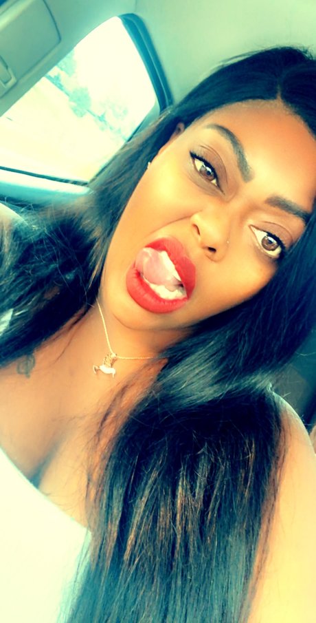 Naakte gelekte OnlyFans-foto van Nicolelovve