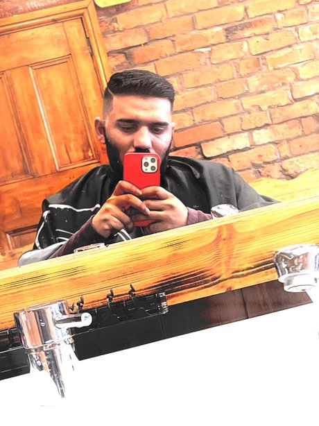 Naakte gelekte OnlyFans-foto van Florin Essex
