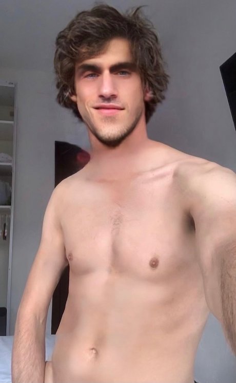 Naakte gelekte OnlyFans-foto van Fansports